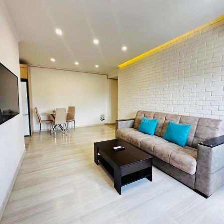 Suite Apartment On Pushkin Street Erivan Dış mekan fotoğraf