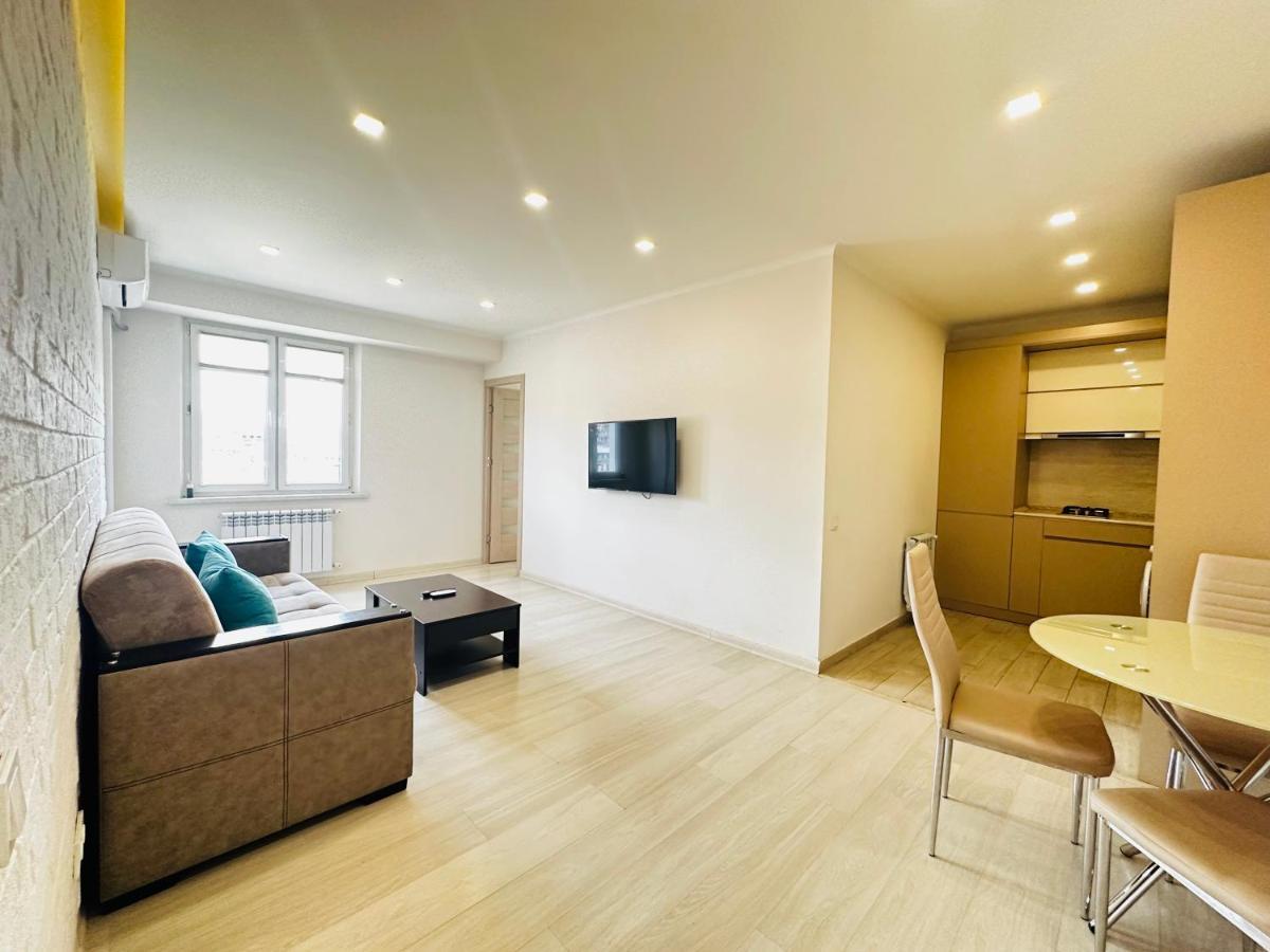 Suite Apartment On Pushkin Street Erivan Dış mekan fotoğraf