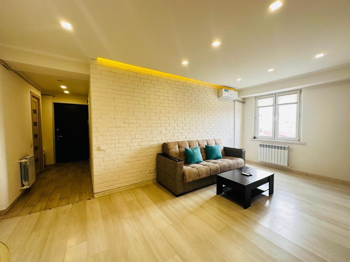 Suite Apartment On Pushkin Street Erivan Dış mekan fotoğraf